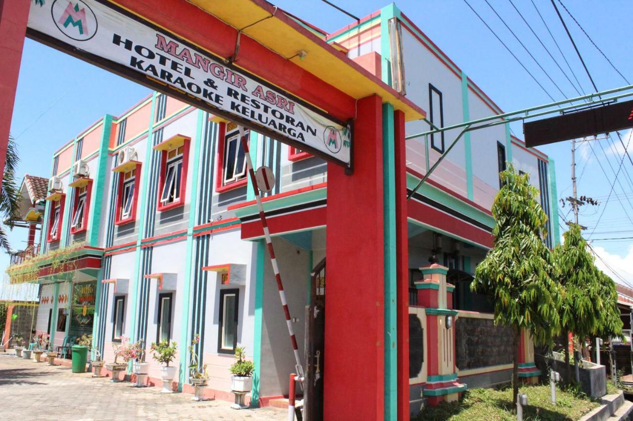 Penginapan Hotel Mangir Asri Giaoag Экстерьер фото