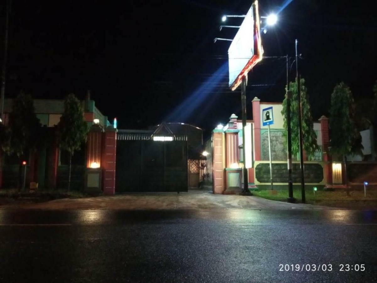 Penginapan Hotel Mangir Asri Giaoag Экстерьер фото